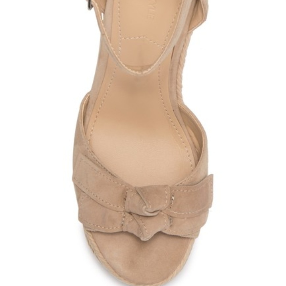 Kendall & Kylie – Gwenn Wedge Size 9 - Picture 4 of 5